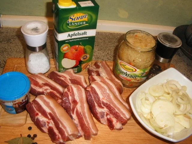 Rezept: Sauerkraut-Schweinebauch Bild Nr. 2 Sauerkraut-Schweinebauch - Rezept - Bild Nr. 2