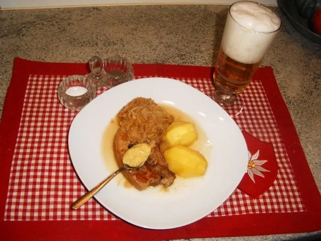 Rezept: Sauerkraut-Schweinebauch Bild Nr. 8 Sauerkraut-Schweinebauch - Rezept - Bild Nr. 8