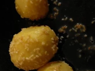 Rezept: Sesamkartoffeln mit gebackenem Fenchel und Möhren Bild Nr. 4 Sesamkartoffeln mit gebackenem Fenchel und Möhren - Rezept - Bild Nr. 4