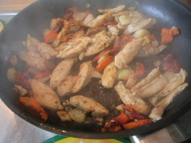 Hähnchennudeln mit Möhrenrohkost - Rezept - Bild Nr. 6