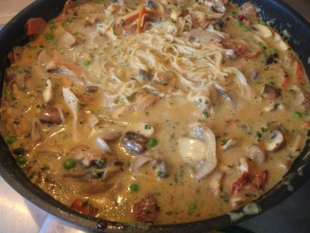 Hähnchennudeln mit Möhrenrohkost - Rezept - Bild Nr. 2