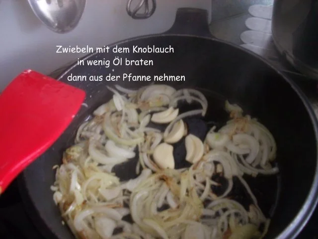 Rezept: Lammleber Geschnetzeltes mit Butterspätzle und Salat Bild Nr. 3 Lammleber Geschnetzeltes mit Butterspätzle und Salat - Rezept - Bild Nr. 3