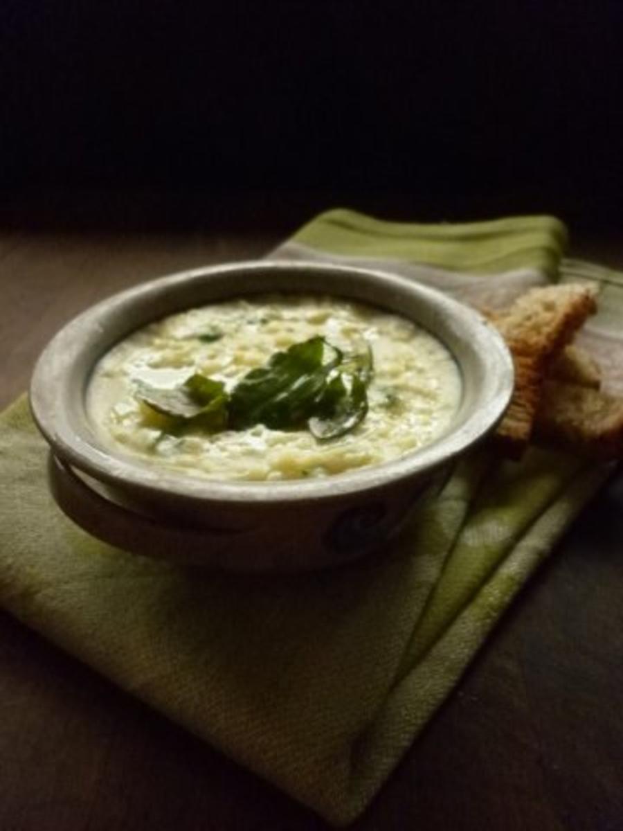 Kartoffelsüppchen mit Mangold und Sauerampfer - Rezept - kochbar.de