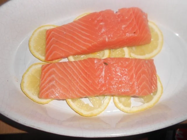 Rezept: Lachsfilet mit Kräuterdip Bild Nr. 3 Lachsfilet mit Kräuterdip - Rezept - Bild Nr. 3