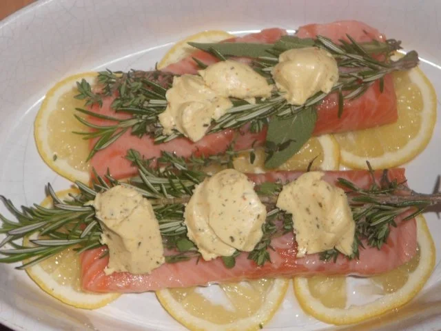 Rezept: Lachsfilet mit Kräuterdip Bild Nr. 4 Lachsfilet mit Kräuterdip - Rezept - Bild Nr. 4