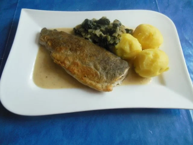 Kochen: Forelle gebraten mit Senfsoße und Mangoldgemüse - Rezept