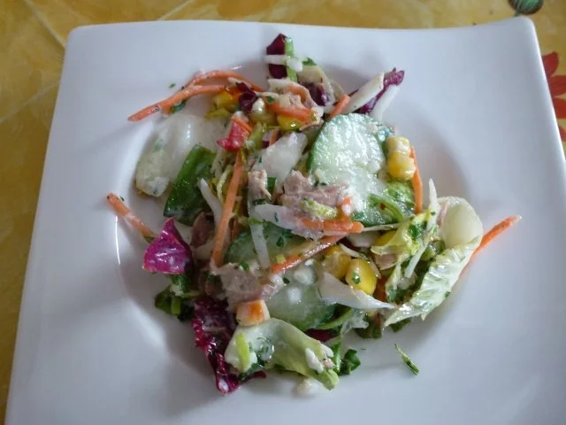 Geschmorte Wildhasenteile mit gemischtem Salat - Rezept - Bild Nr. 4