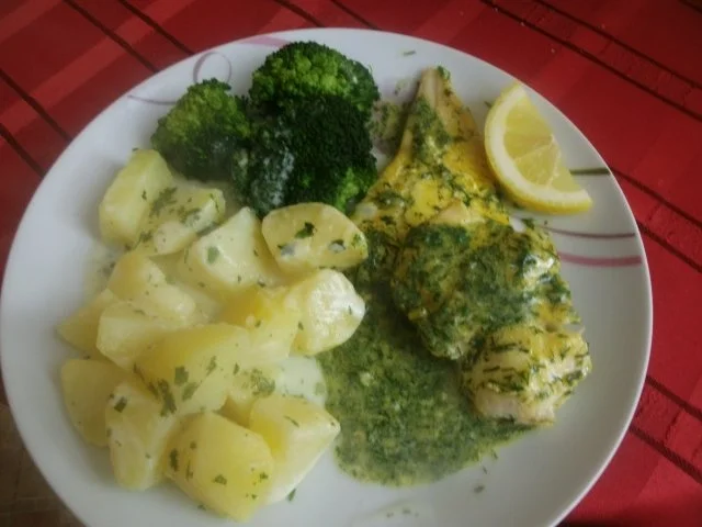 Gedünstetes Kabeljaufilet mit Broccoli und Sahnekartoffeln - Rezept
