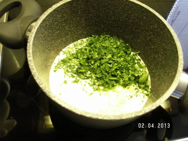 Rezept: Zucchini mit Hackfleischfüllung und Petersilien-Sauce Bild Nr. 8 Zucchini mit Hackfleischfüllung und Petersilien-Sauce - Rezept - Bild Nr. 8