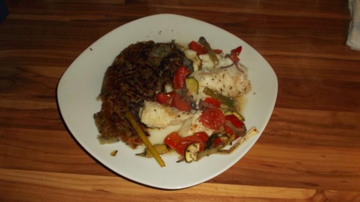 Kabeljaufilet mit Zwiebelgemüse und Paprika im Ofen gegart - Rezept - Bild Nr. 5