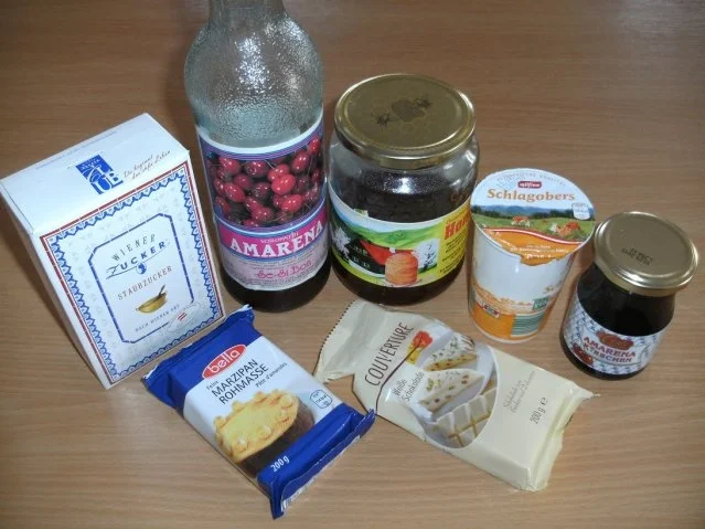 Rezept: Konfekt: Amarene-Marzipan - Trüffel Bild Nr. 2 Konfekt: Amarene-Marzipan - Trüffel - Rezept - Bild Nr. 2