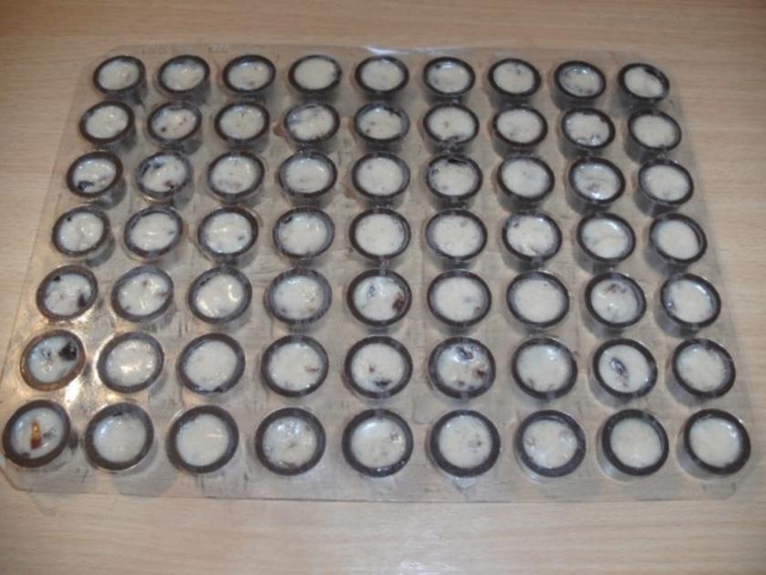 Konfekt: Amarene-Marzipan - Trüffel - Rezept - kochbar.de