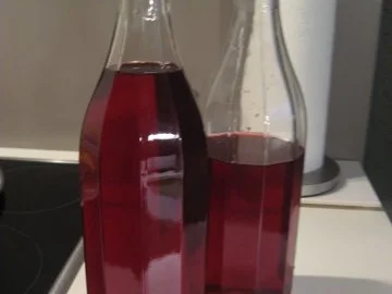 "Lamponcello".........mein italienisch angehauchter Himbeer-Likör - Rezept