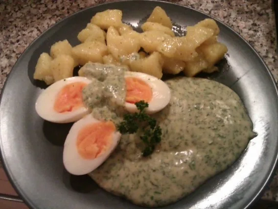 Rezept: Eier in grüner Soße Bild Nr. 2 Eier in grüner Soße - Rezept - Bild Nr. 2