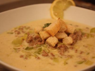Käse-Lauch-Suppe mit Croûtons - Rezept