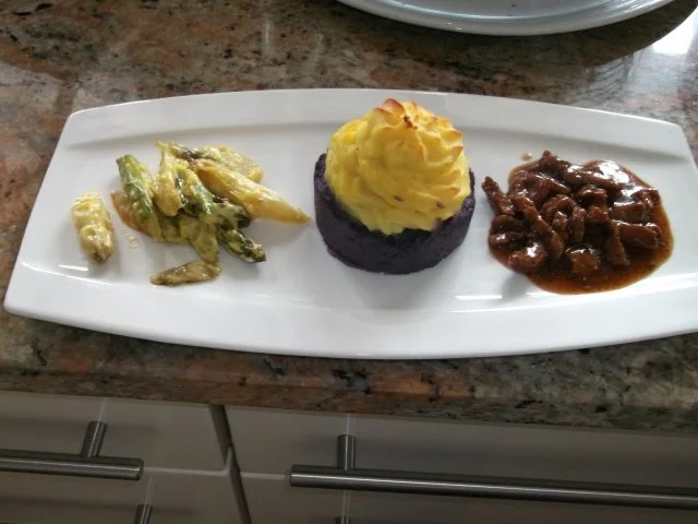 Rezept: Kalbsgeschnetzeltes in Holunderlikörsoße Kalbsgeschnetzeltes in Holunderlikörsoße - Rezept