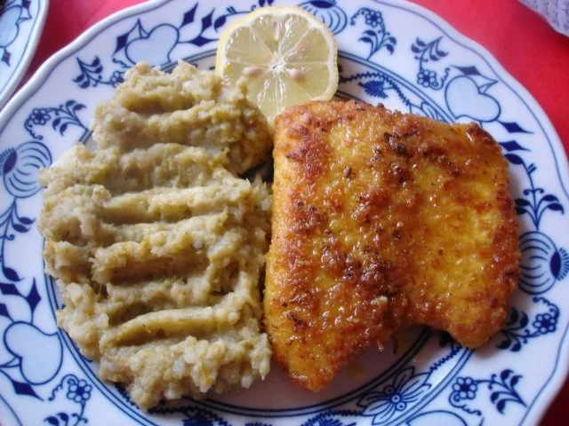 Rezept: Kabeljaufilet in Goldkruste mit Brokkolie-Kartoffelstampf Kabeljaufilet in Goldkruste mit Brokkolie-Kartoffelstampf - Rezept