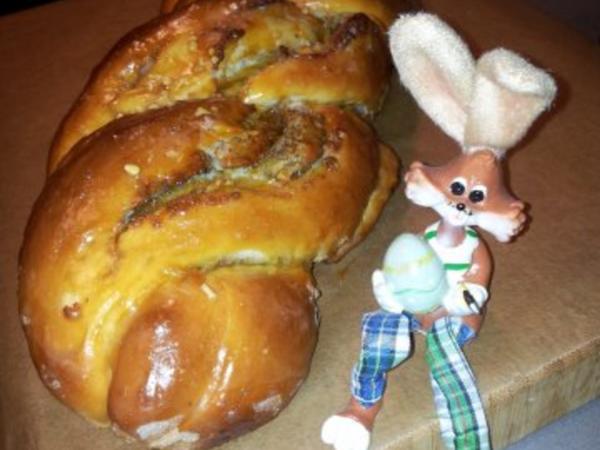Osterzopf mit Marzipan Nussfüllung - einfach - von ellah