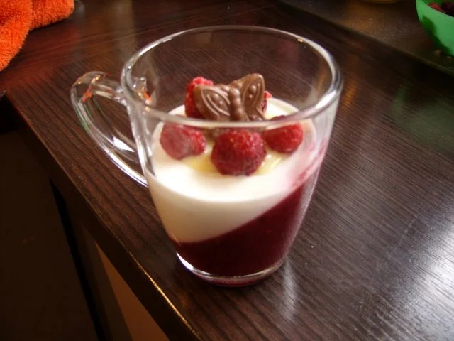 Dessert: Duett aus Himbeeren und Joghurtcreme - Rezept