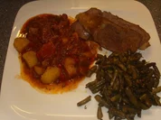 Lammbeinscheibe mit Kartoffeln und Bohnen - Rezept