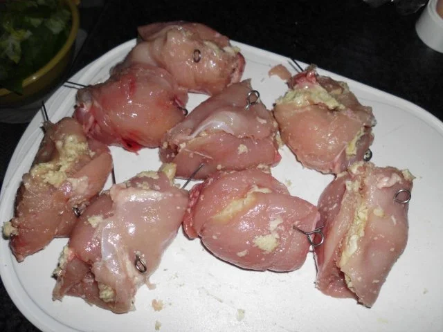 Hähnchenfilet-Röllchen in Tomatenrahm - Rezept