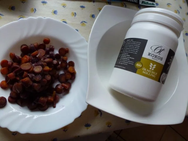 Kokos-Tomatensuppe mit Lila-Karotteneinlage - Rezept - Bild Nr. 3