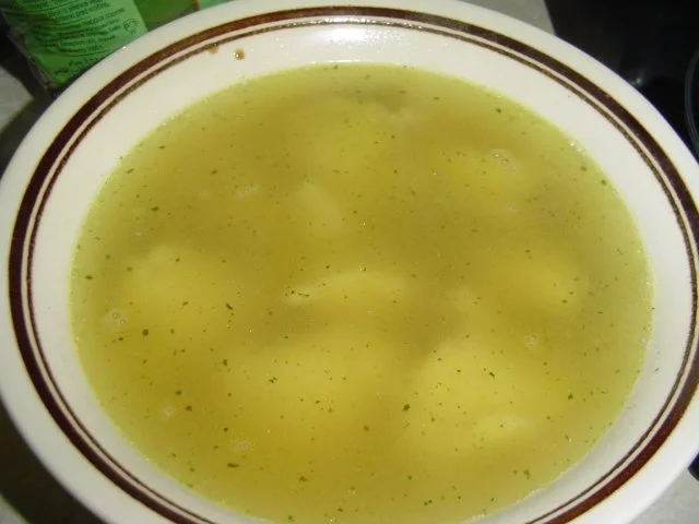 Grießnockerl und Pfannkuchensuppe - Rezept - Bild Nr. 3