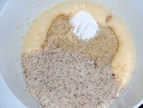 Rezept: Schoko-Walnuss-Haselnuss-Kuchen Bild Nr. 9 Schoko-Walnuss-Haselnuss-Kuchen - Rezept - Bild Nr. 9