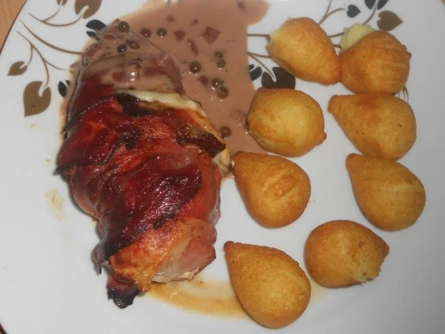 Rezept: Hähnchenbrust im Schinkenmantel an feiner Pfeffersauce Hähnchenbrust im Schinkenmantel an feiner Pfeffersauce - Rezept