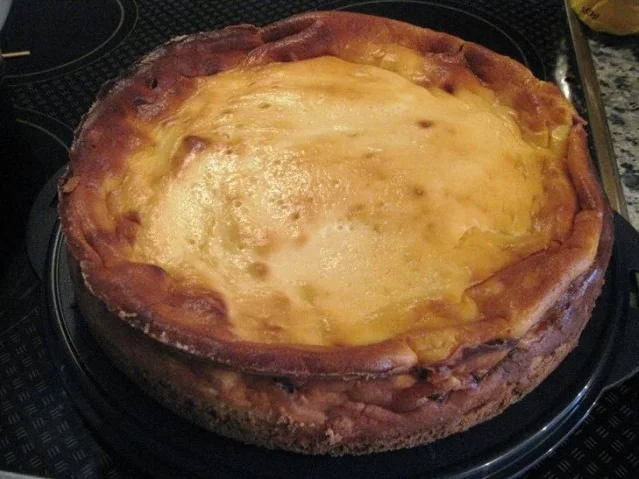 Käsetorte mit Kirschen - Rezept