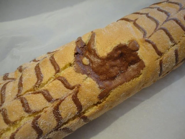 Rezept: Österliche Roulade mit Nougatfüllung Österliche Roulade mit Nougatfüllung - Rezept