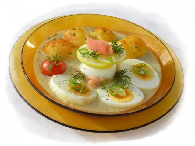 Rezept: Eier in Räucherlachs-Senfsauce Eier in Räucherlachs-Senfsauce - Rezept