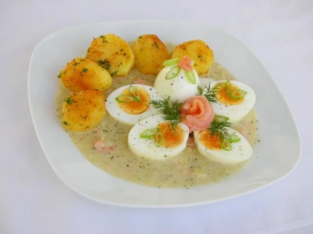 Rezept: Eier in Räucherlachs-Senfsauce Bild Nr. 2 Eier in Räucherlachs-Senfsauce - Rezept - Bild Nr. 2