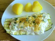 Fischfilet auf Joghurt-Feta-Gemüse - Rezept