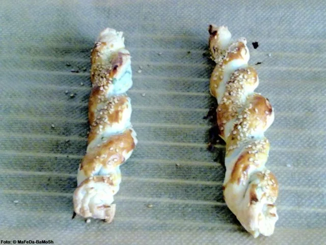 Rezept: Blätterteig-Grissini Blätterteig-Grissini - Rezept