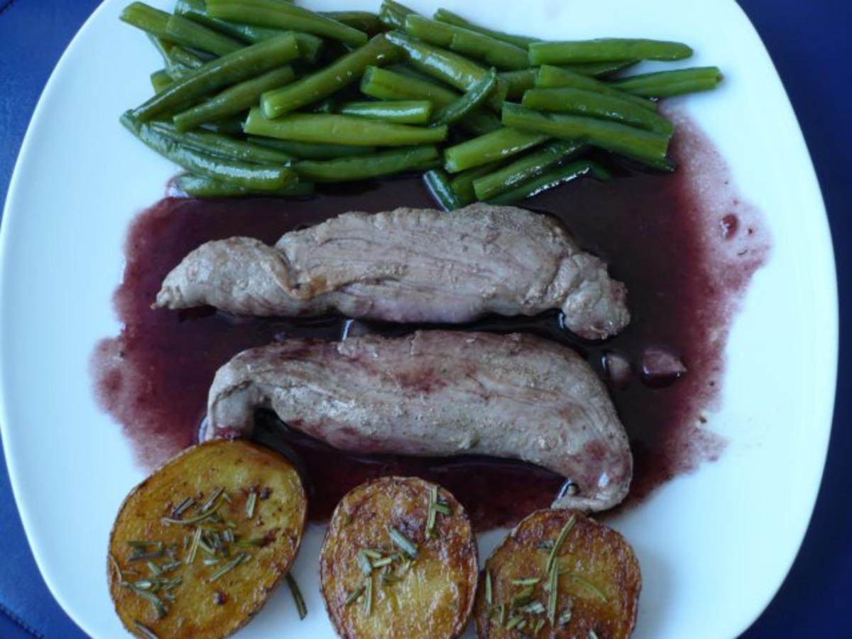 Lammfilet mit Rotwein-Buttersoße - Rezept