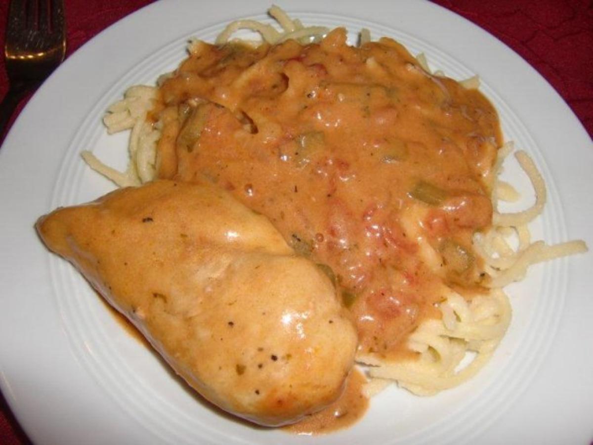 Hähnchenfilet auf Spätzle mit einer Paprikasahnesoße - Rezept - Bild Nr. 13