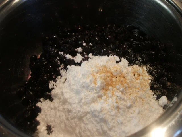 Rezept: Dessert: Quark mit Heidelbeergrütze Bild Nr. 3 Dessert: Quark mit Heidelbeergrütze - Rezept - Bild Nr. 3