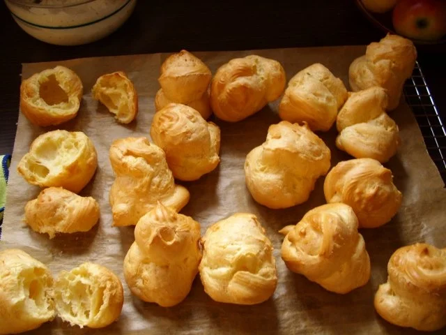 Brandteig: Pikante Frischkäse - Beutelchen - Rezept - Bild Nr. 3