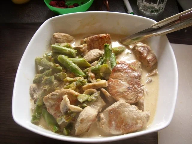 Lende trifft grünen Spargel und Pilze - Rezept