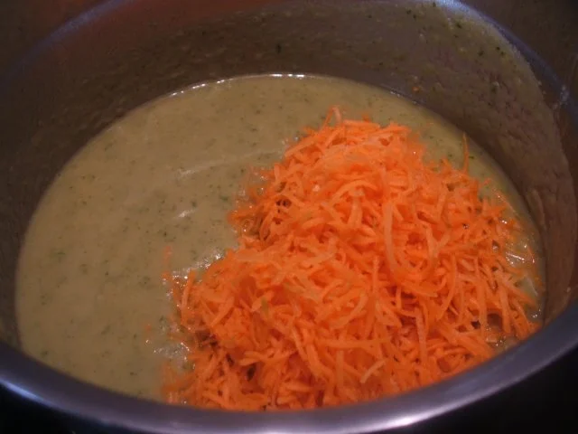 Suppen: Zucchinisuppe mit Karotten und Zwiebelcroutons - Rezept - Bild Nr. 6