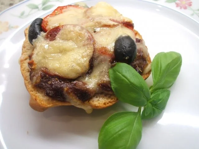 Toast: Meine Pizzabrötchen - Rezept