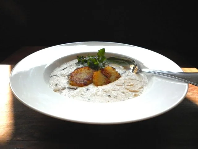 Pilzsüppchen mit gebratenen Klößen - Rezept