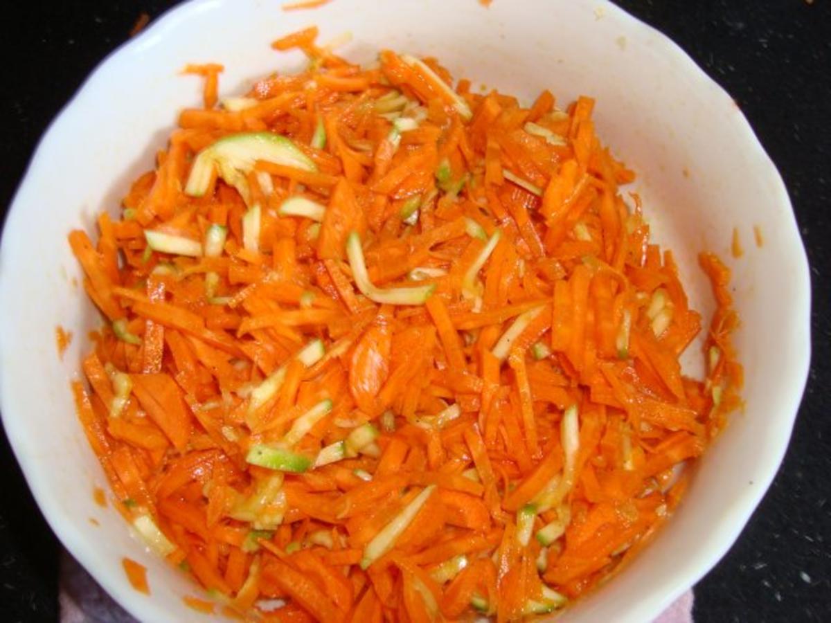 Möhren-Zucchini-Salat - Rezept