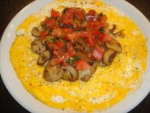 Omelett mit Pilzen und Tomaten-Basilkum-Topping - Rezept
