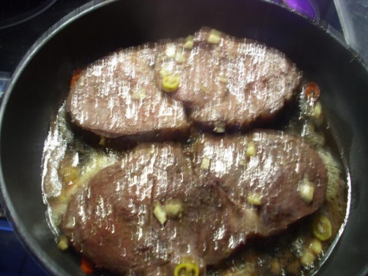 Feurige Rib-Eye-Steaks mit Johannesbeergeleesauce und Pilzgemüse - Rezept - Bild Nr. 7