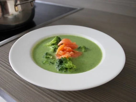 Würzige Brokkolisuppe - Rezept