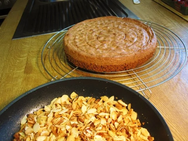 Rezept: Schnelle Cappuccino-Sahnetorte ... Bild Nr. 4 Schnelle Cappuccino-Sahnetorte ... - Rezept - Bild Nr. 4