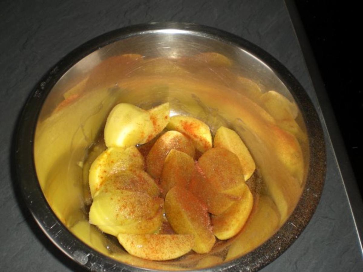 Brathähnchenschlegel mit Ofenkartoffeln - Rezept - Bild Nr. 4
