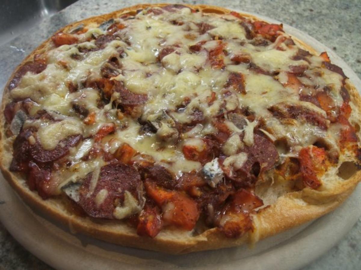 Pikantes Backen: Fladenpizza oder Pizzafladen - Rezept - Bild Nr. 5
